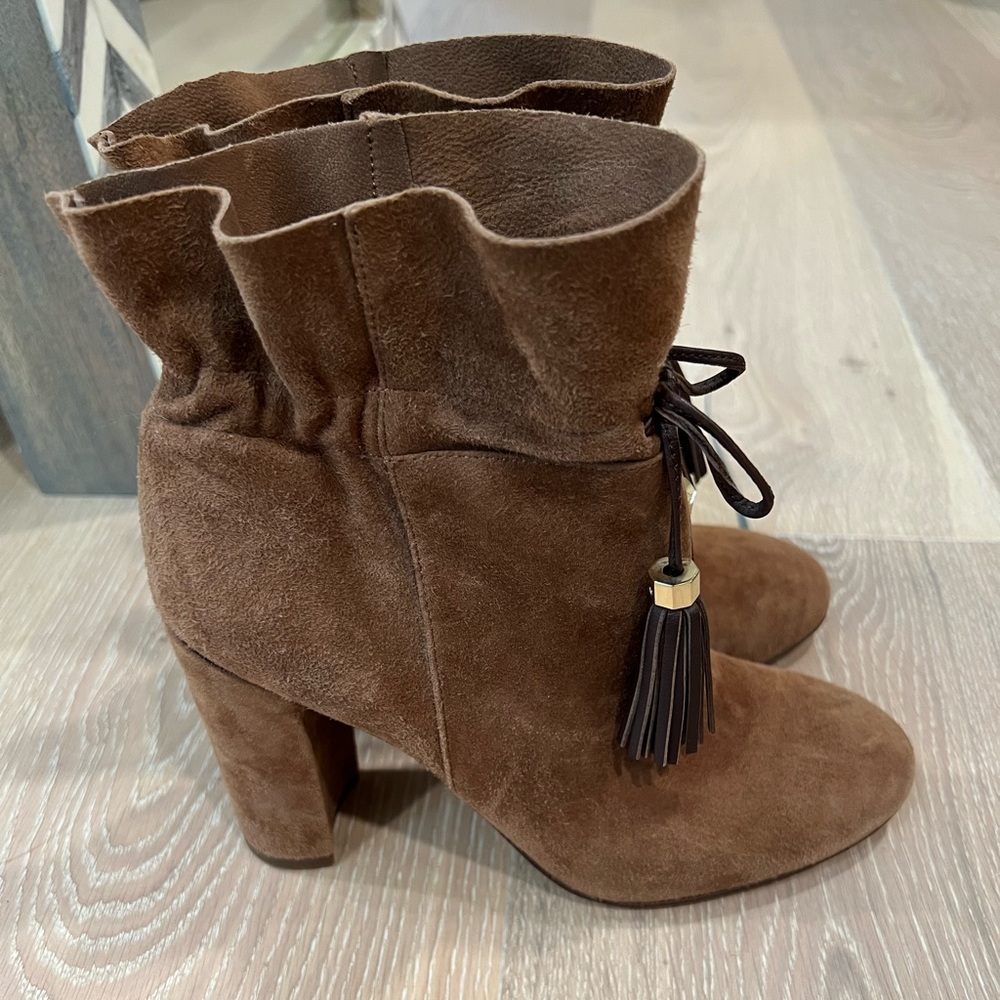 Louise et Cie heal booties size 6
